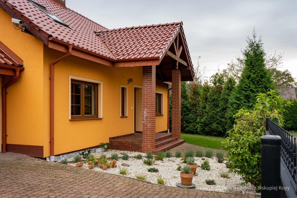 Dom u podnóża Biskupiej Kopy Apartment in Lower Silesian Voivodeship