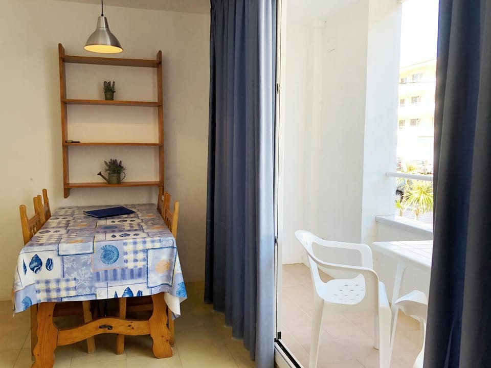 Balcony/Terrace, Photo of the whole room, Dining area