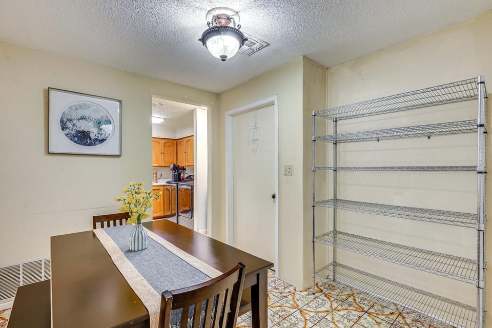 Relaxing Helotes Apt 7 Mi to UT at San Antonio! Apartment in San Antonio