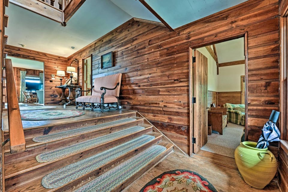 Amazing Historic Home w/ Stunning Mountain Views! House in Blowing Rock