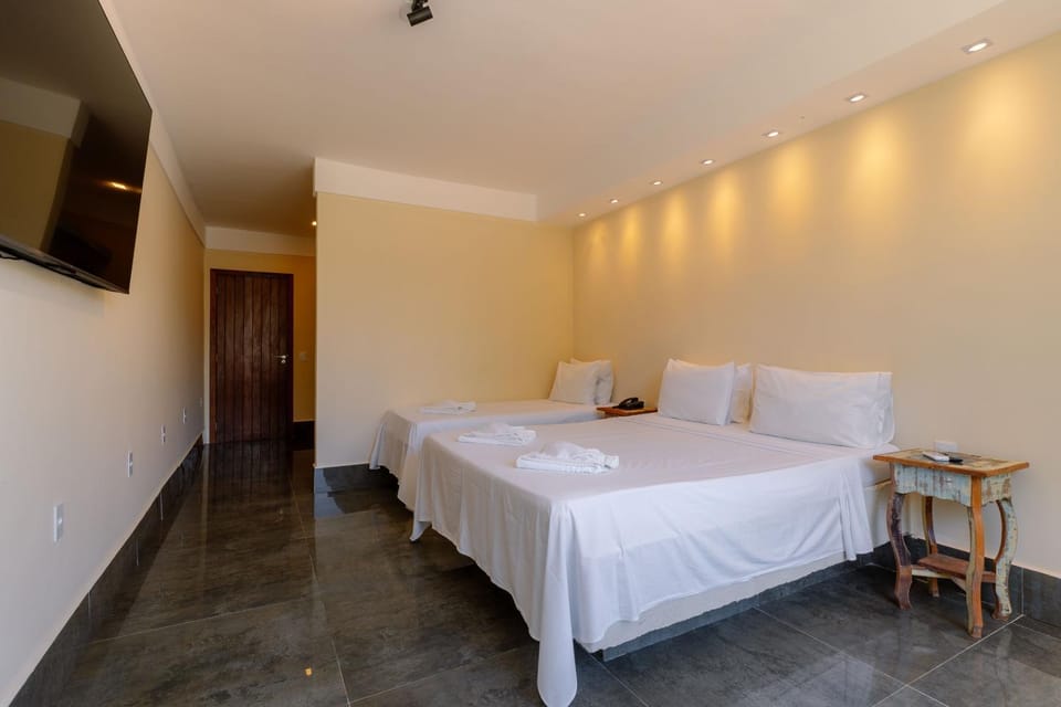 Bed, TV and multimedia, Bedroom