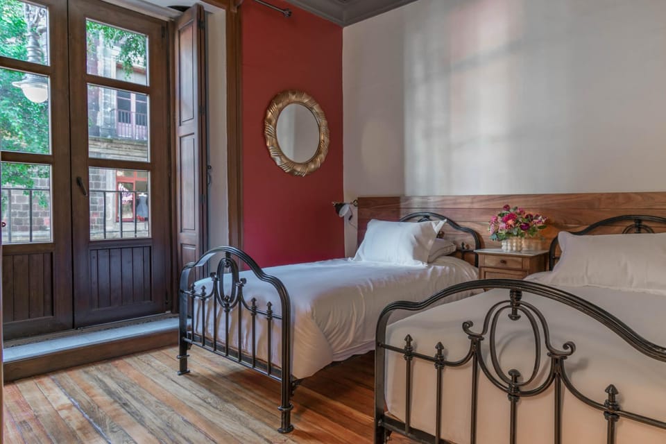 Bed, Balcony/Terrace, City view