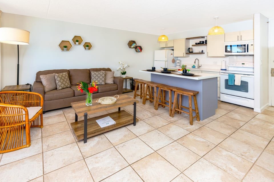 Kitchen or kitchenette, Living room