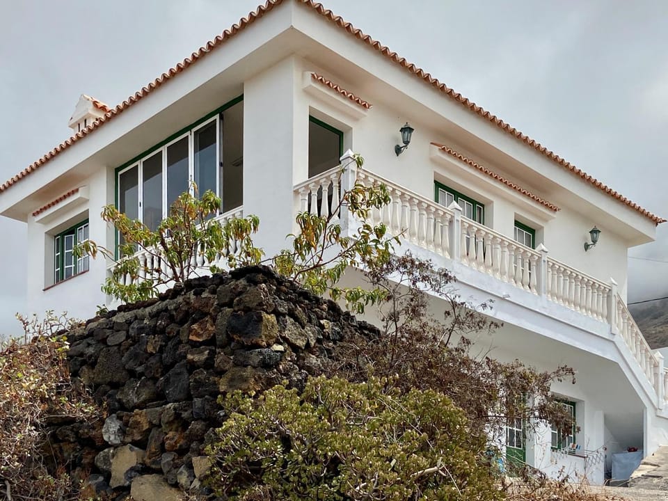 Facade/entrance, Natural landscape