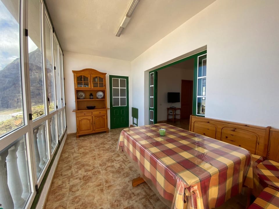 Seating area, Dining area, Sea view