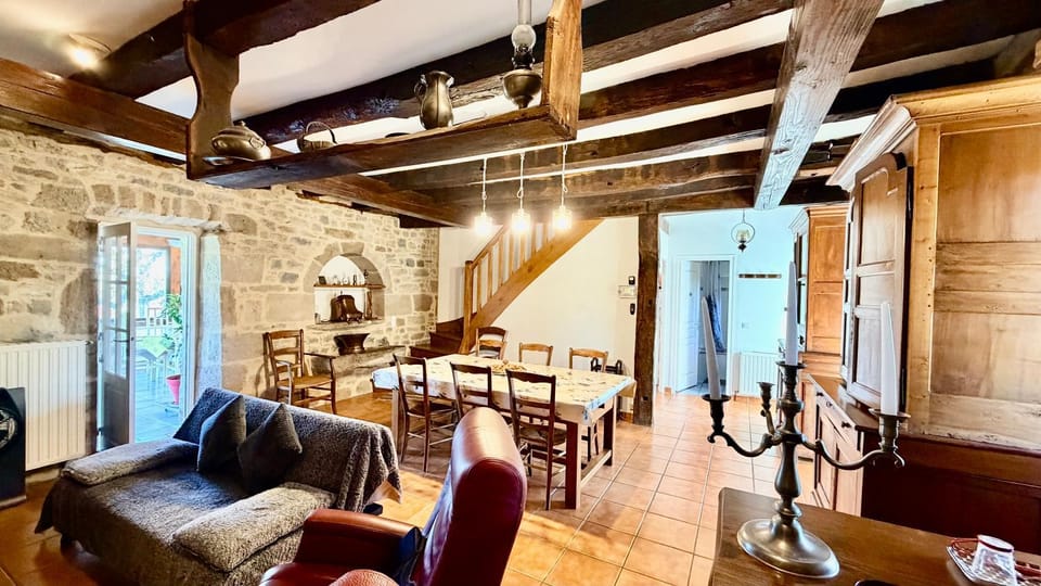 Gite piscine couverte chauffée Rocamadour House in Occitanie