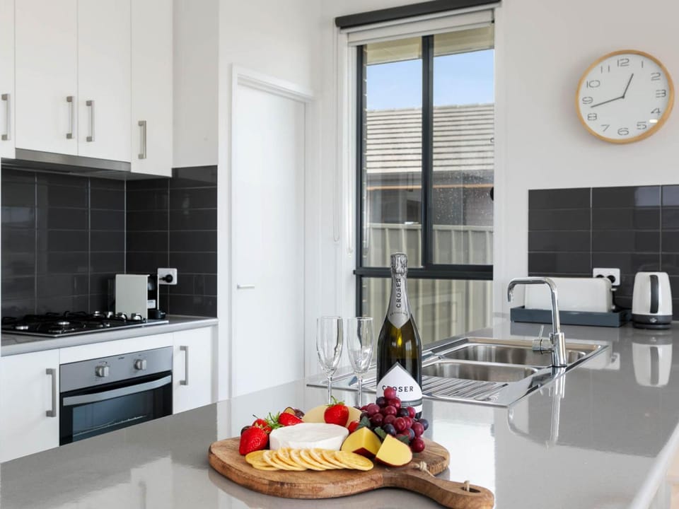 Putters Paradise 25-30 Troon Drive House in Normanville