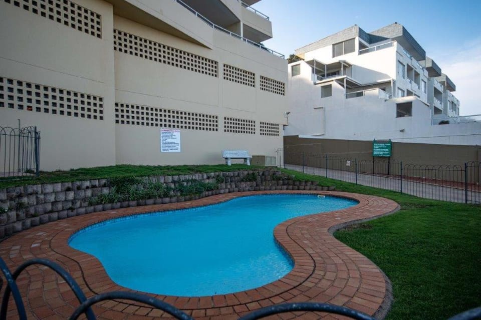 Property building, Swimming pool, Swimming pool