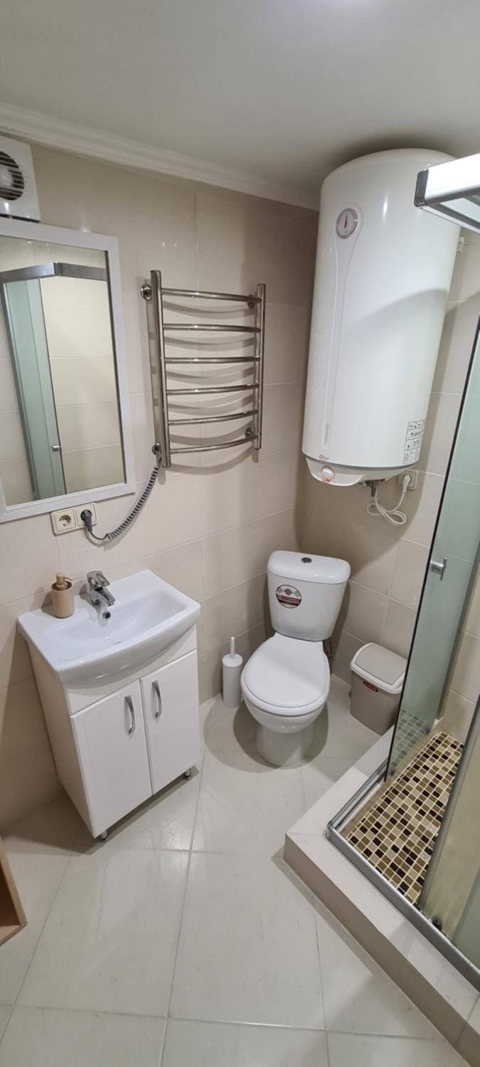 Shower, Toilet, Bathroom, towels
