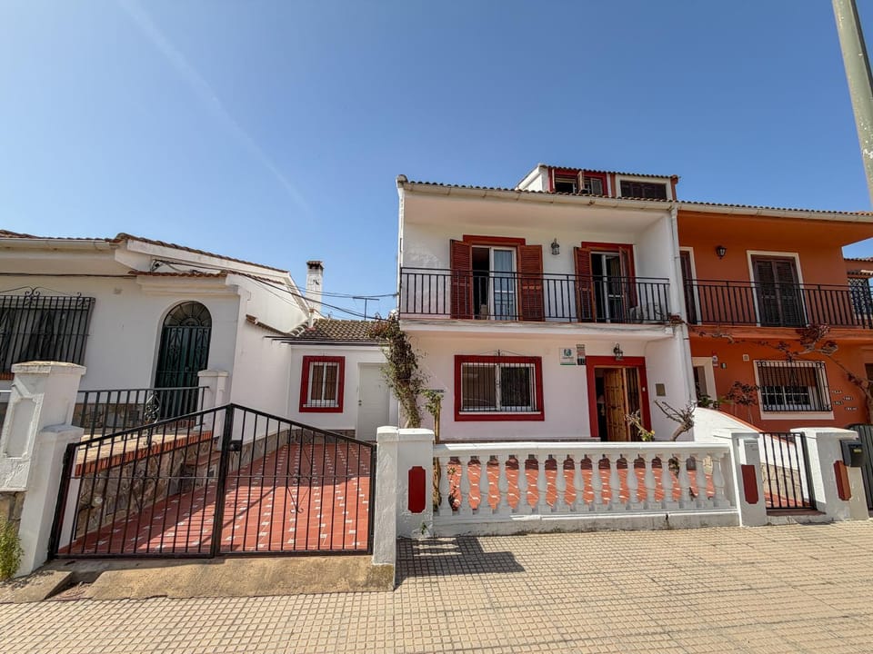 Facade/entrance, Lobby or reception, Street view