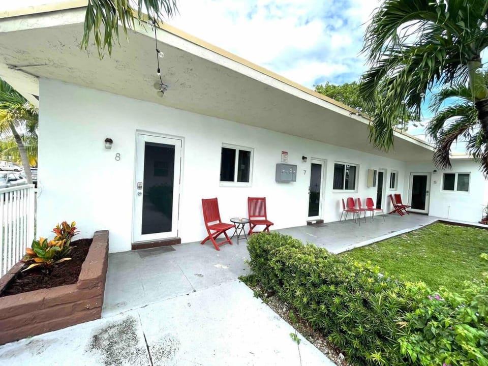 Cozy Studio near Coconut Grove Apartment in Coconut Grove