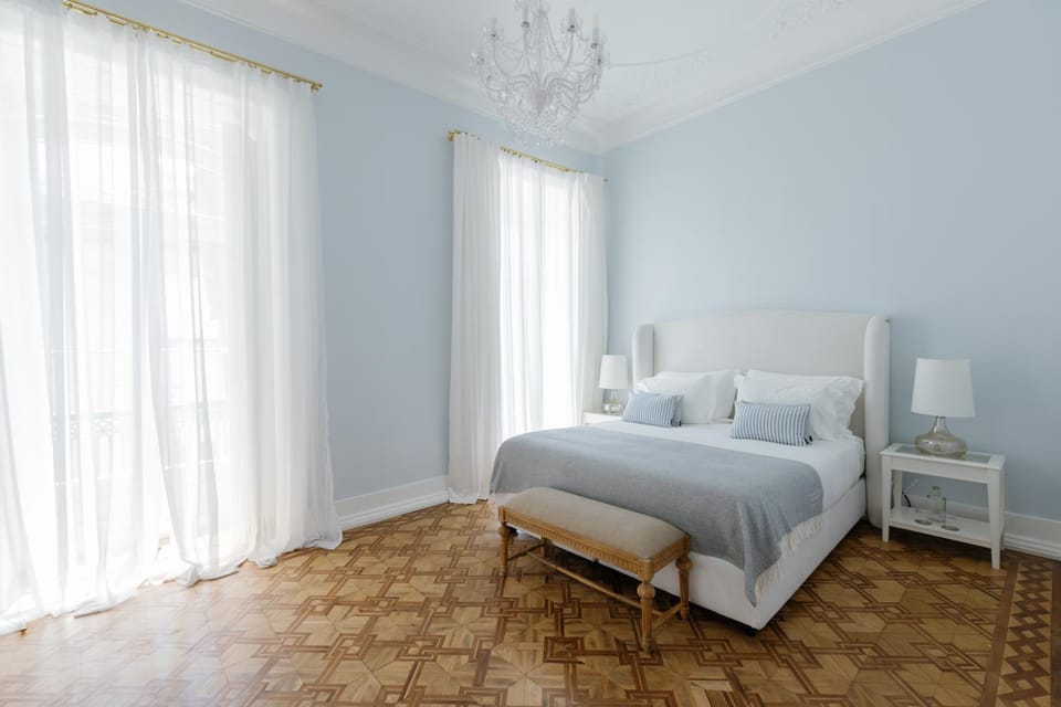 Bed, TV and multimedia, Photo of the whole room, Bedroom, City view, locker, air conditioner