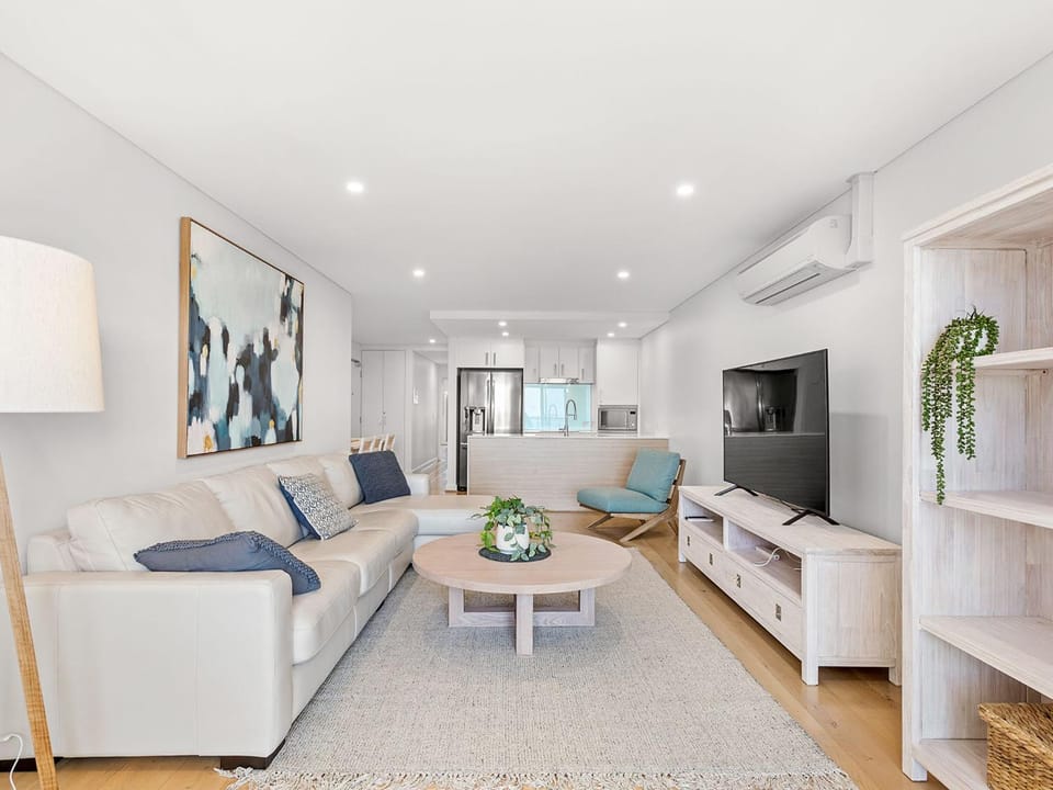 The Shoal Apartments Unit 306 6 Bullecourt Apartment in Shoal Bay