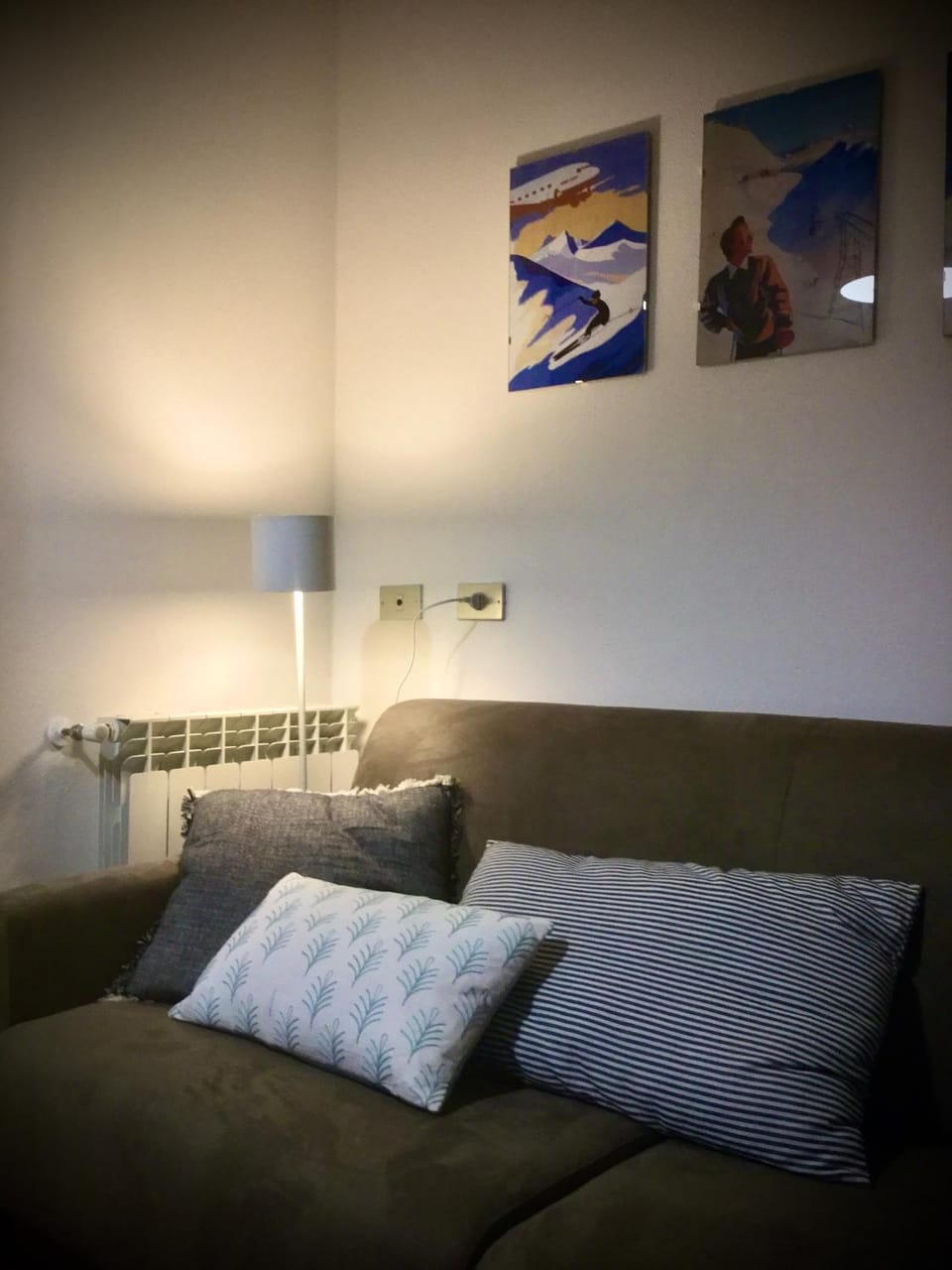 Bed, Living room, Photo of the whole room, Bedroom