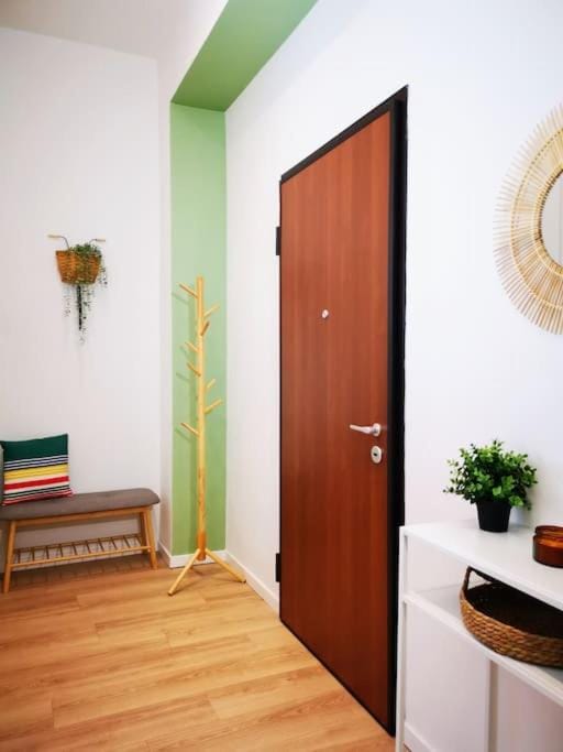 Studio Verde - 2 passi dalla metro - AC Apartment in Milan