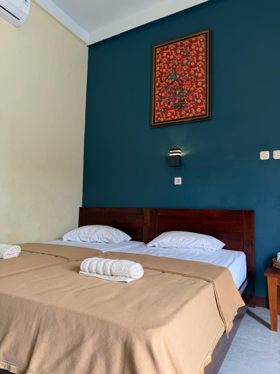 Bed, Bedroom, air conditioner