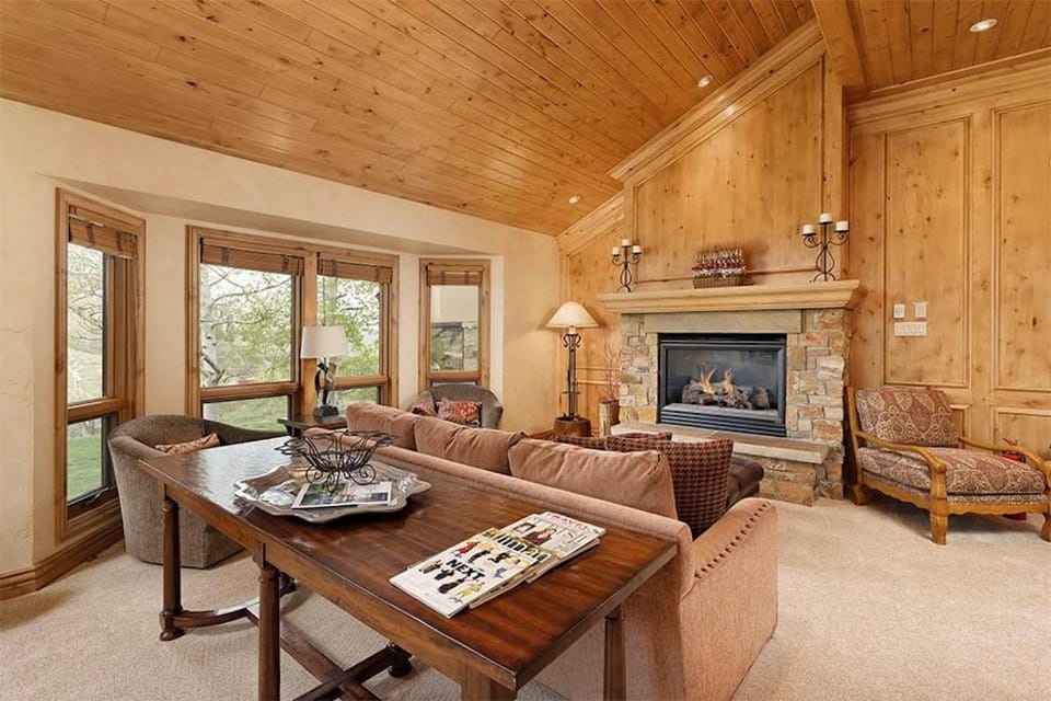 Snowmass Woodrun V 4 Bedroom Ski In, Ski Out Mountain Residence In The Heart Of Snowmass Village Apartment in Snowmass Village