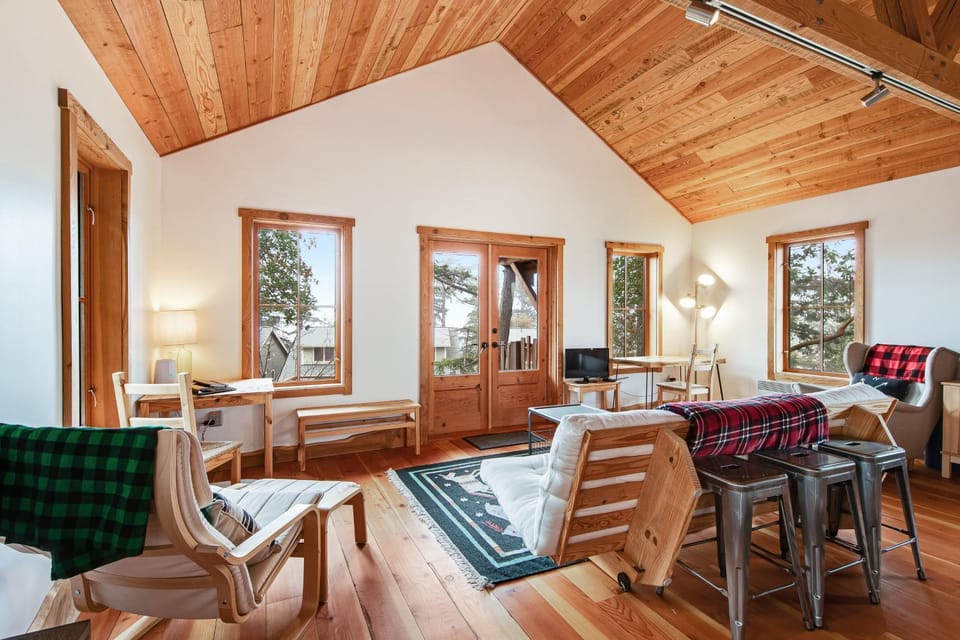 Little Refuge in town House in Eastsound