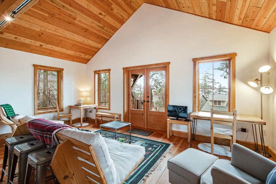 Little Refuge in town House in Eastsound