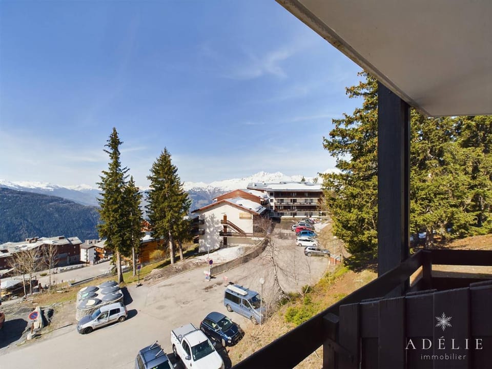 Studio Sud 4 pers, balcon, à 50m des pistes et 200m des commerces, idéal pour familles - FR-1-398-629 Apartment in Montvalezan