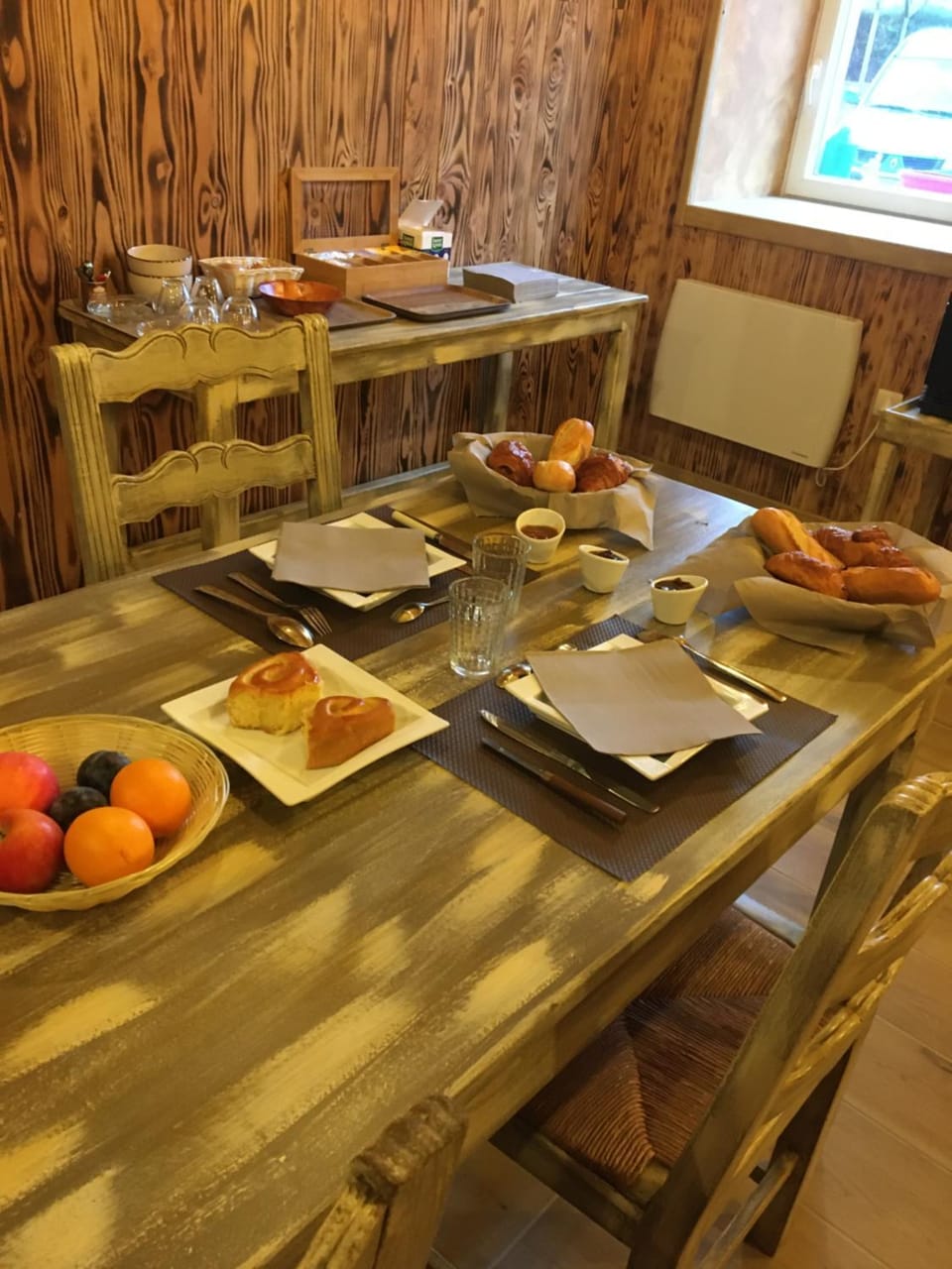 Dining area, Breakfast