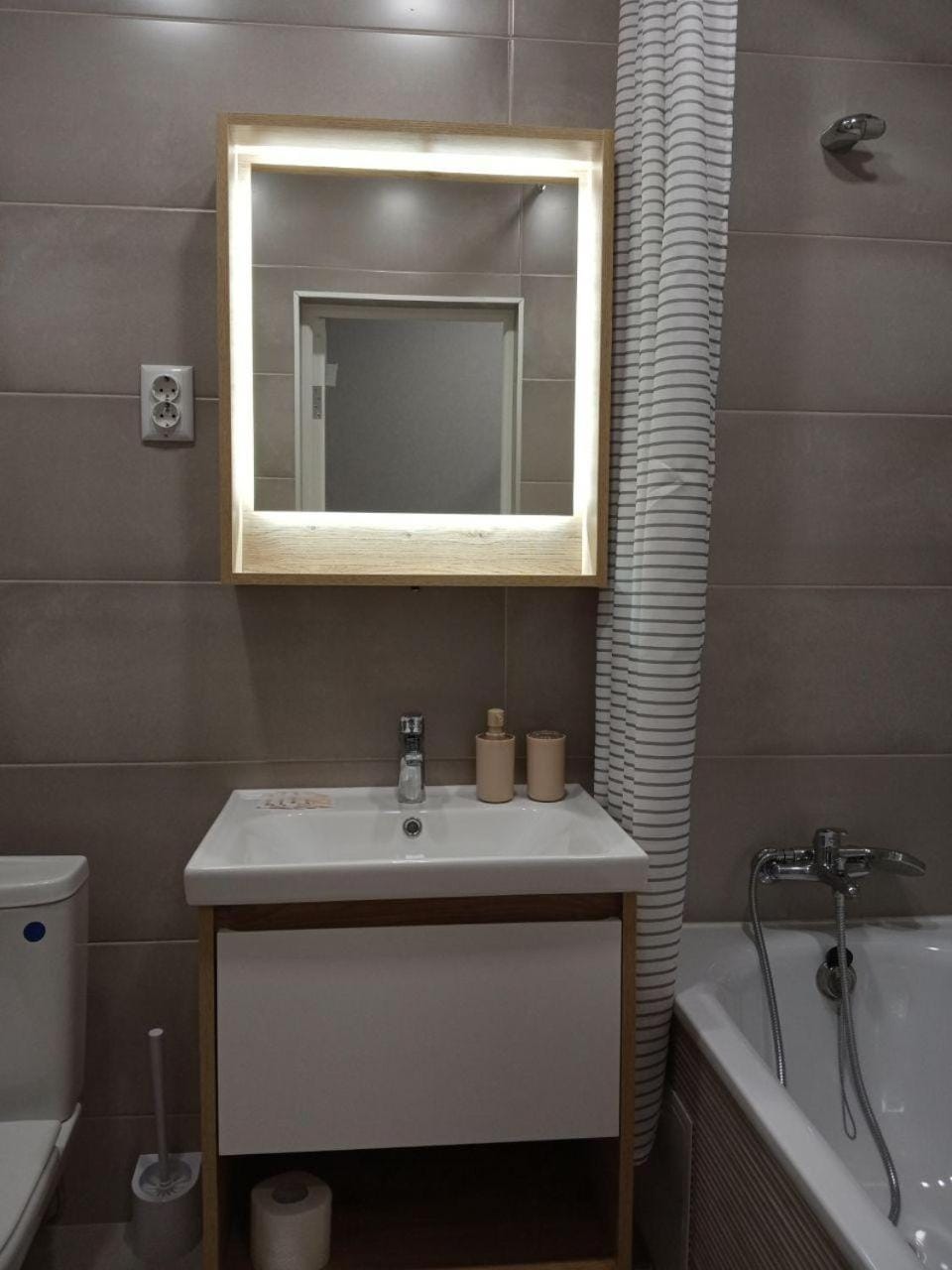 Studio Galaxy 2 floor Apartment in Kiev City - Kyiv