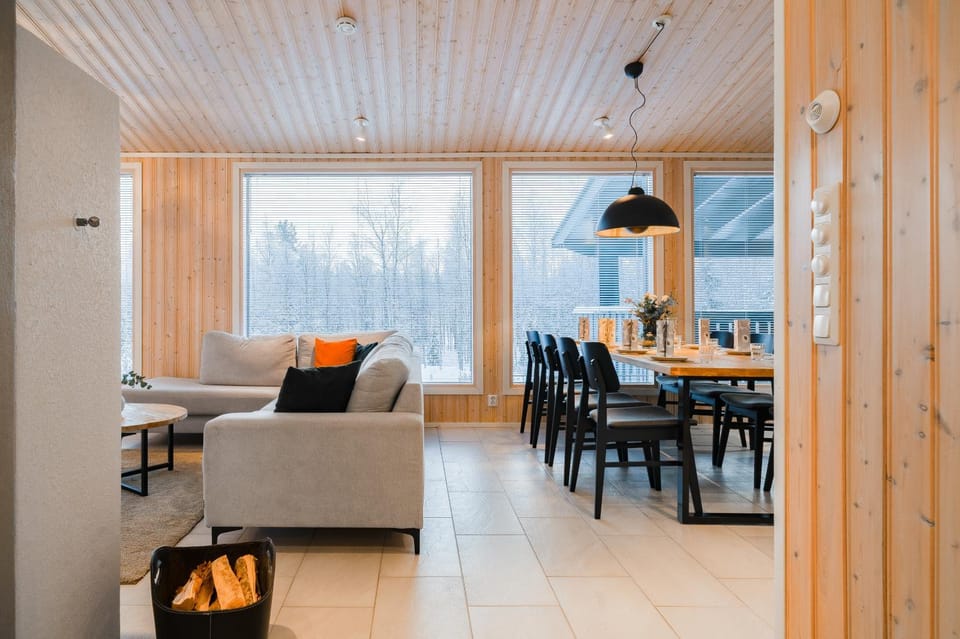 Seating area, Dining area