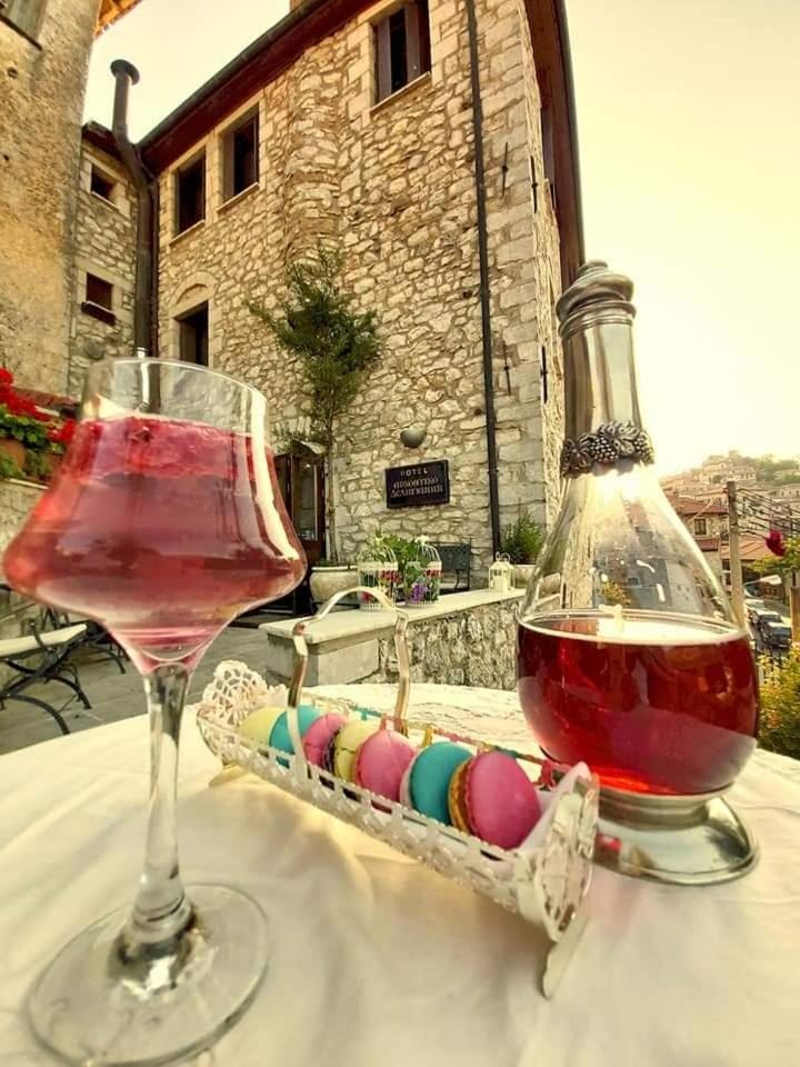 Food and drinks, Food, Drinks, Alcoholic drinks