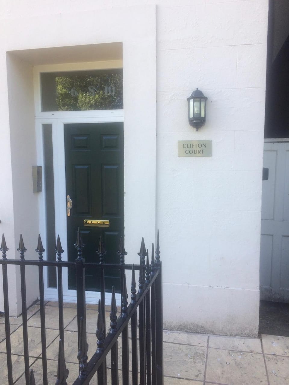 Facade/entrance
