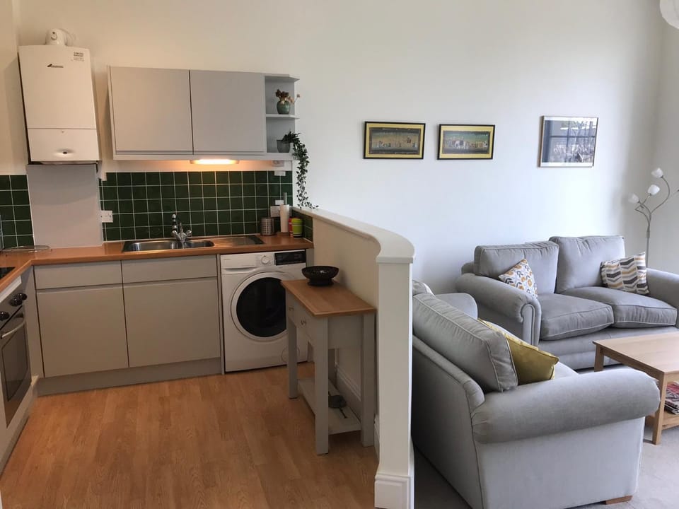 Kitchen or kitchenette, Living room