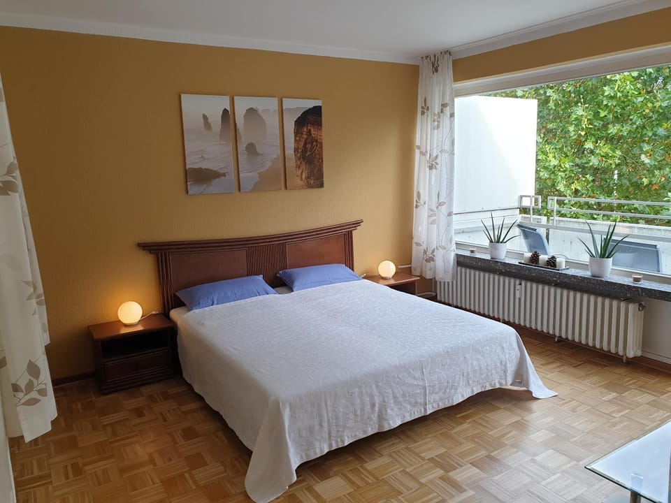 Bed, Photo of the whole room