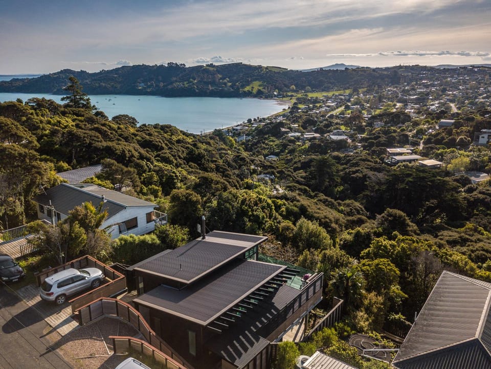 Neighbourhood, Bird's eye view