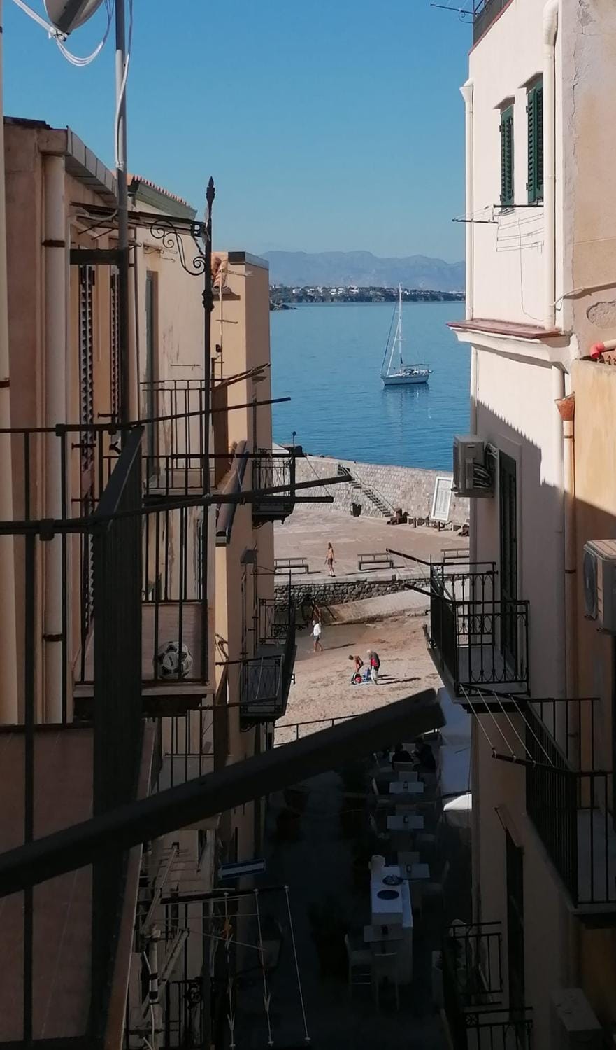 View (from property/room), Balcony/Terrace, City view, Sea view