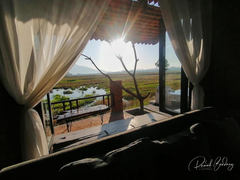 Balcony/Terrace, Mountain view