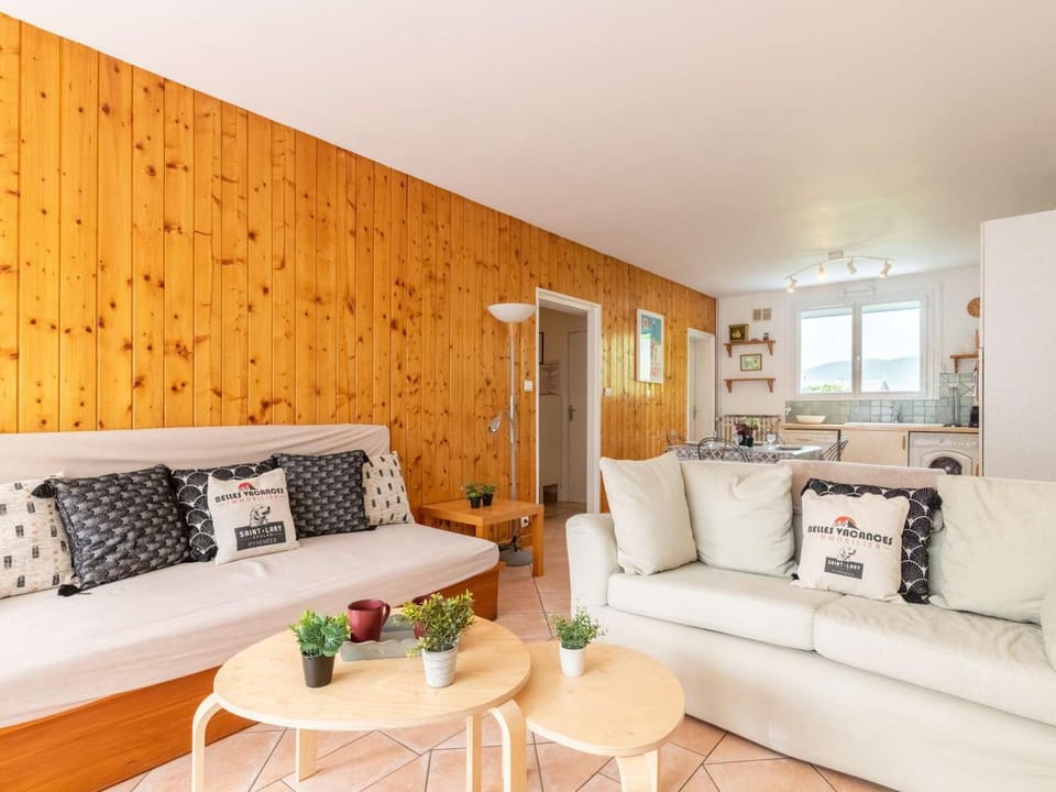 Appartement proche centre Saint-Lary, balcon sud, 7-8 pers, parking - FR-1-296-323 Apartment in Saint-Lary-Soulan