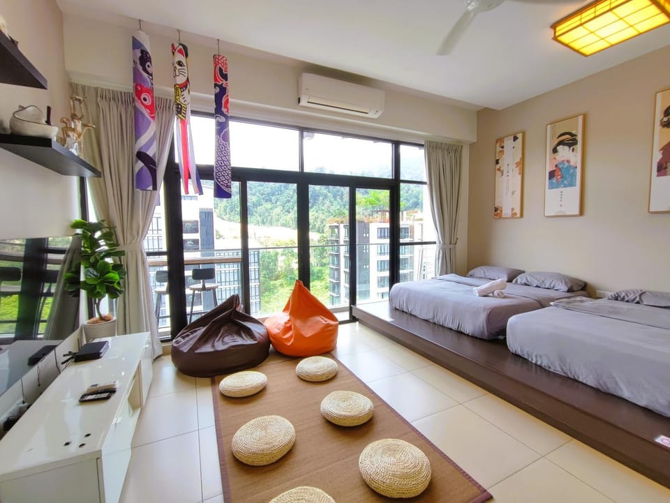 Bed, TV and multimedia, Living room, Photo of the whole room, Seating area, Bedroom, air conditioner