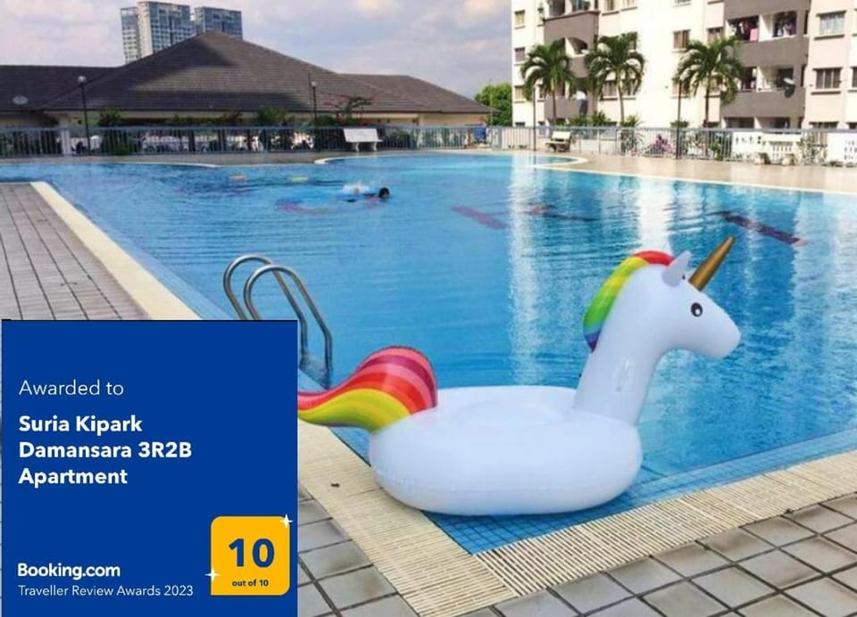 Pool view, Swimming pool