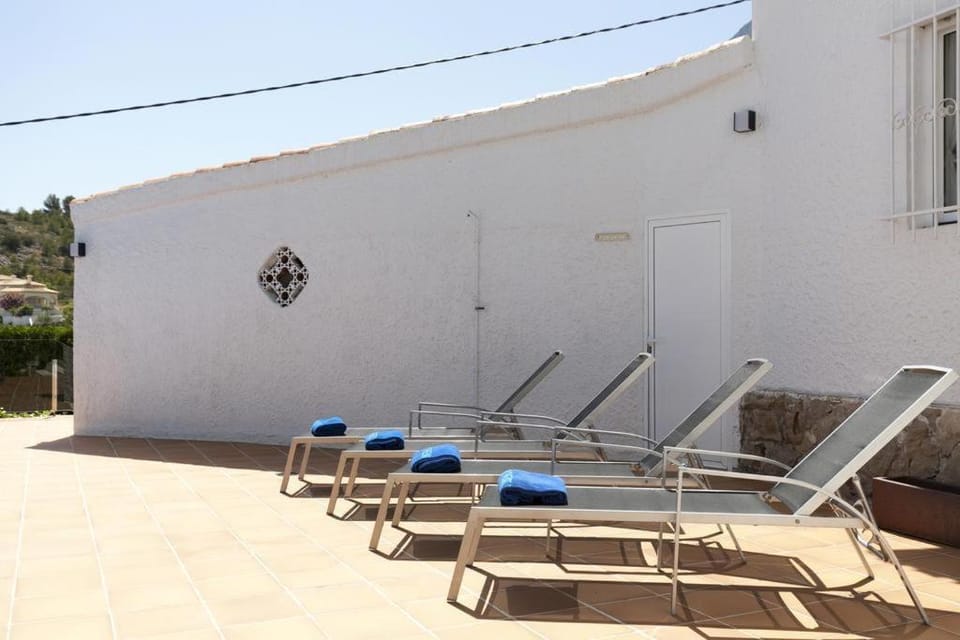 Villa Celi: Sea- & Mountain view, peaceful & comfortable. Villa in Marina Alta