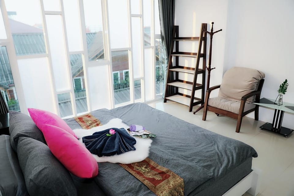 close Maya nimman 5bedroom villa Villa in Thailand