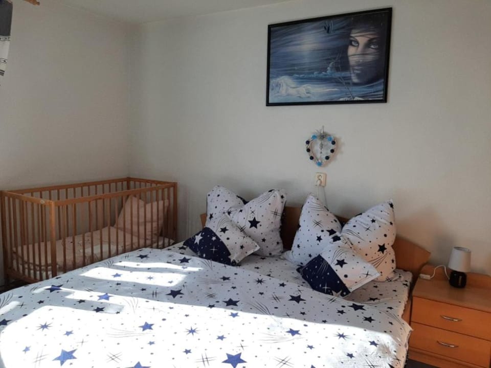 Bed, Bedroom, cot