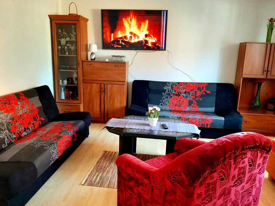 Communal lounge/ TV room