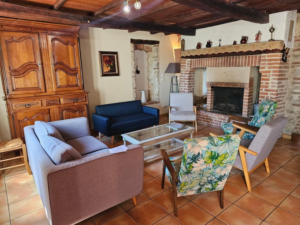 Communal lounge/ TV room, Living room