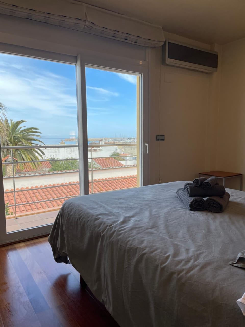 Bed, Balcony/Terrace, Bedroom, Sea view