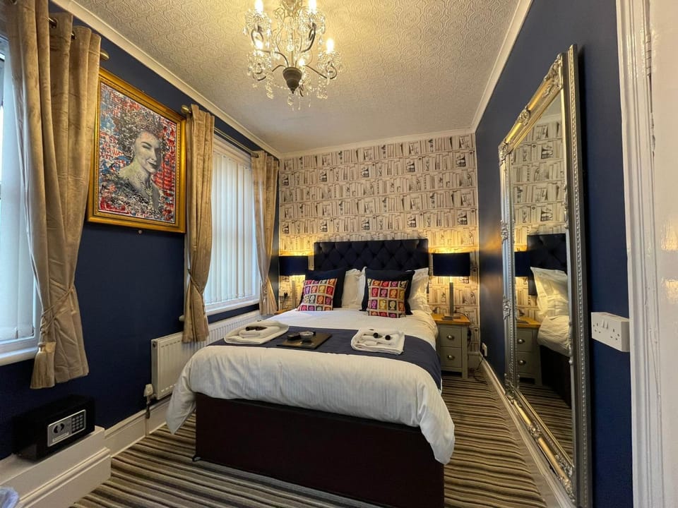 Delovely Hotel Bed and Breakfast in Blackpool