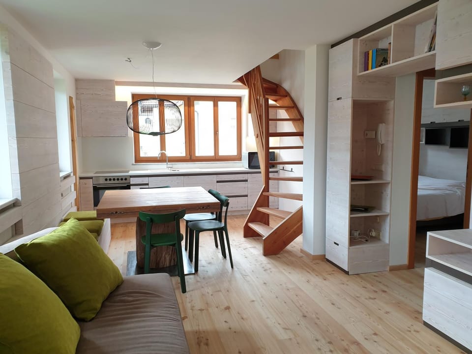 Kitchen or kitchenette, Living room, Dining area