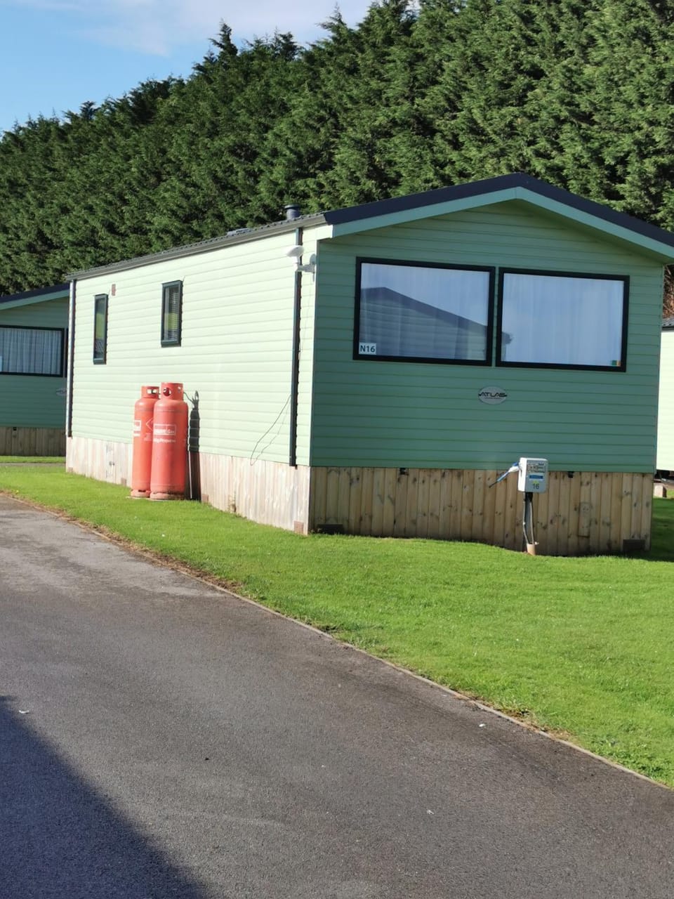 Woofles Luxury Caravan at Knaresborough Lido Apartment in Borough of Harrogate