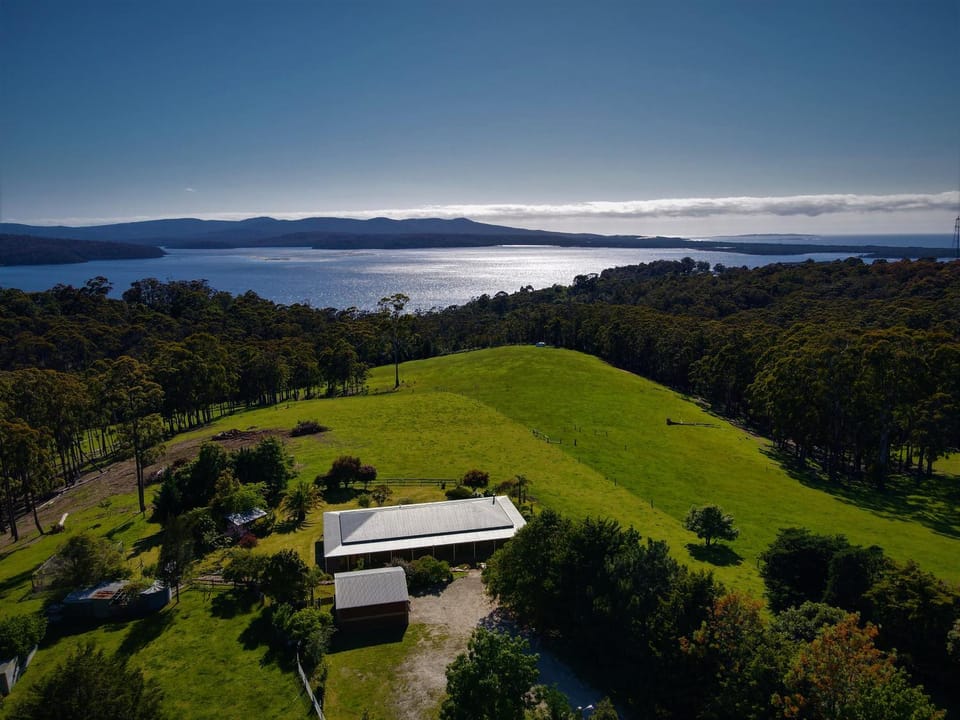 Property building, Bird's eye view, Garden view, Lake view, Mountain view, River view, Sea view