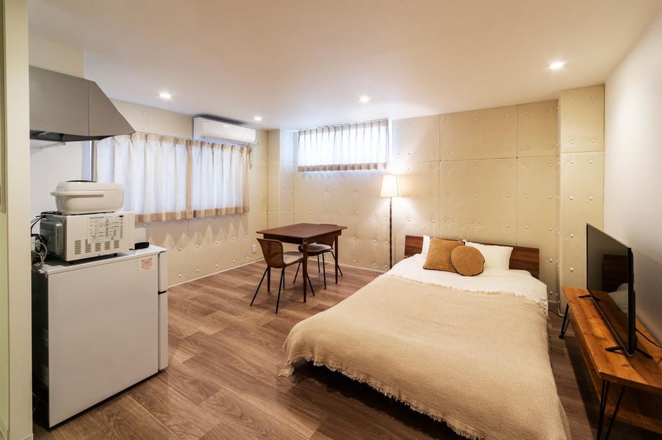 Bed, Kitchen or kitchenette, Dining area, Bedroom, kitchen