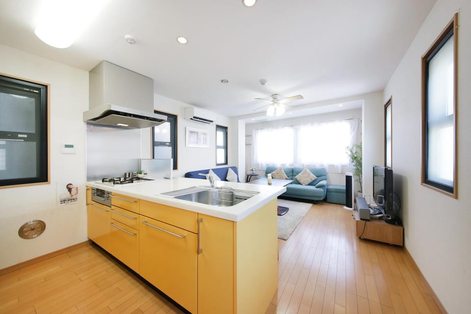 Kitchen or kitchenette, Living room
