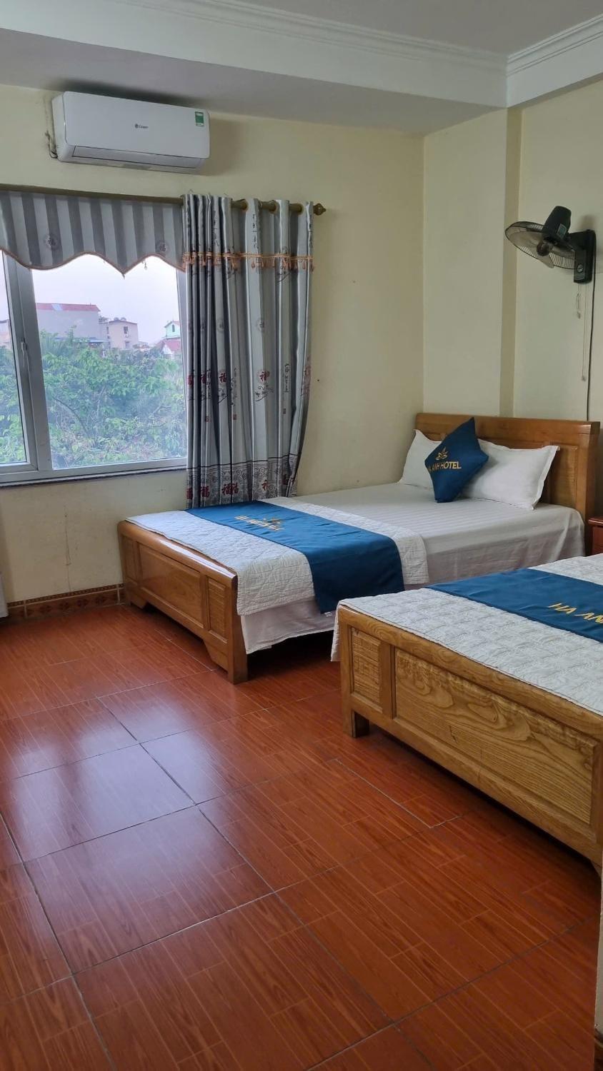 Nhà nghỉ hà anh 2 nội bài Hotel in Laos